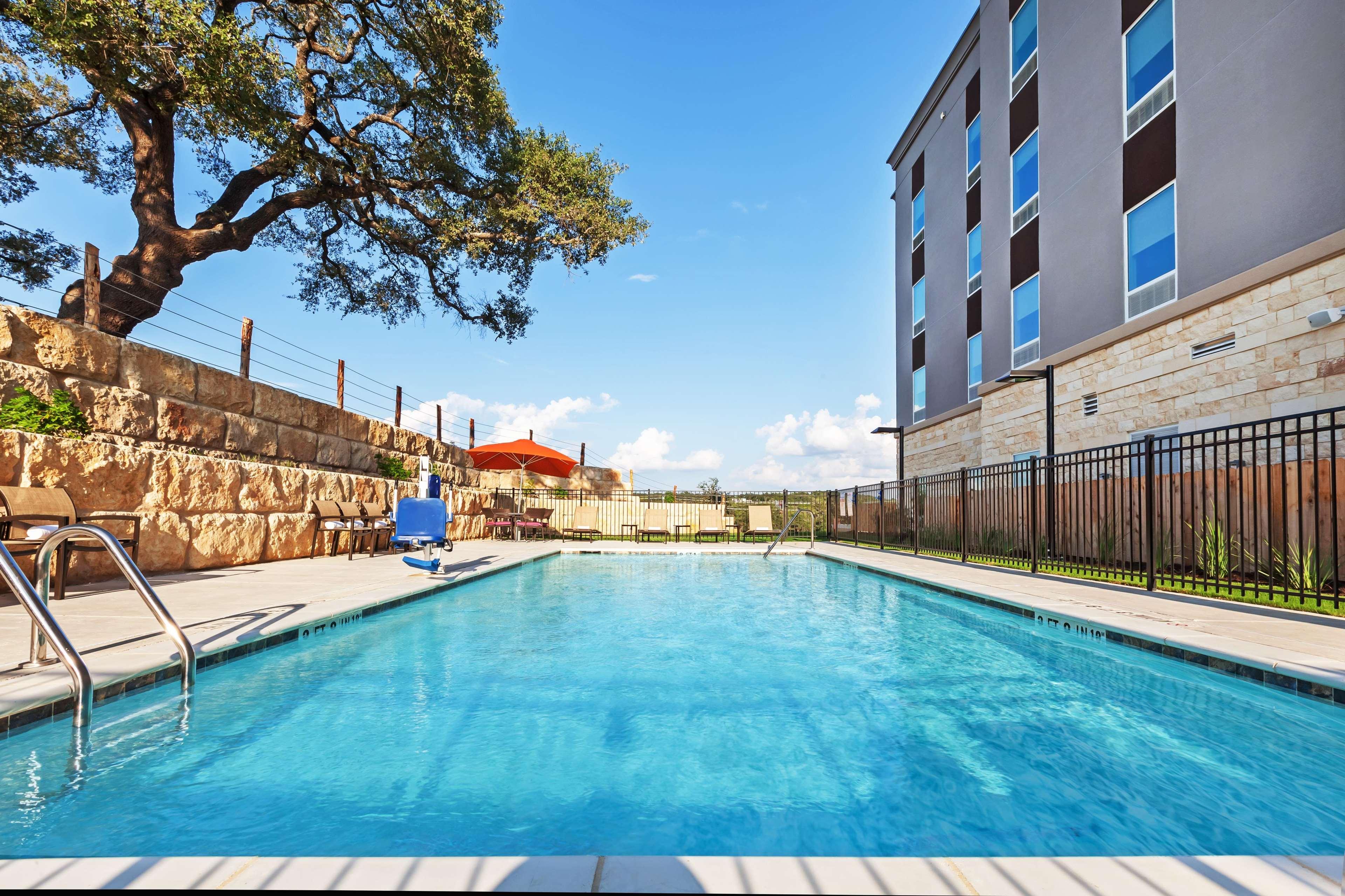 Hampton Inn By Hilton Bulverde Texas Hill Country Bagian luar foto